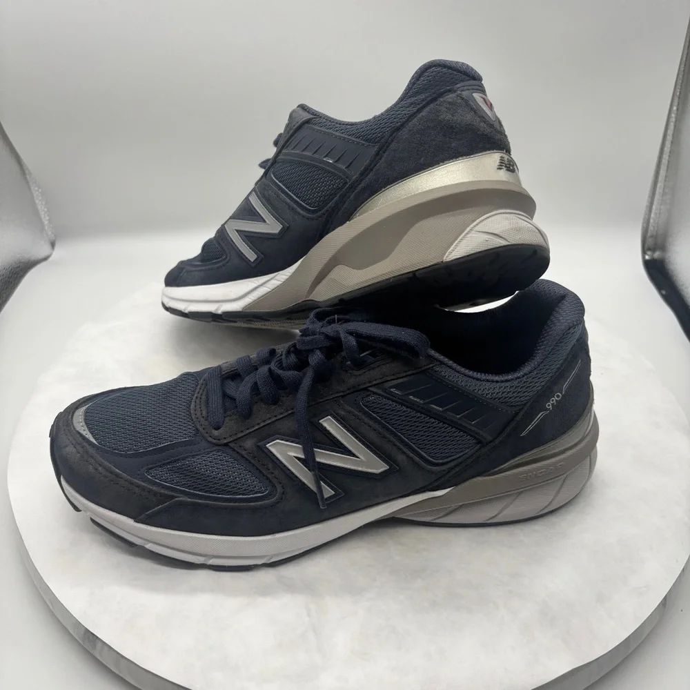 New Balance 990V5 made in USA Blue Athletic Shoes with Mesh Upper Size 10.5